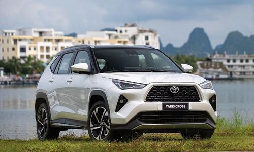 Toyota Yaris Cross dẫn đầu về doanh số ở nhóm xe sử dụng động cơ đốt trong.