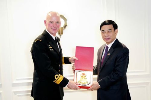 Đại tướng Phan Văn Giang và Chuẩn Đô đốc Mathew Williams tại buổi tiếp.