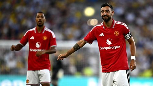 Bruno Fernandes vào sân ở hiệp hai và sút hỏng quả penalty