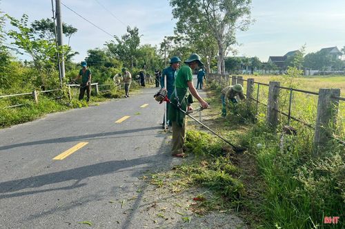 Sự đồng sức, đồng lòng và tính tự giác của người dân nơi đây đã từng bước xây dựng thôn Đức Vĩnh trở thành một miền quê đáng sống.