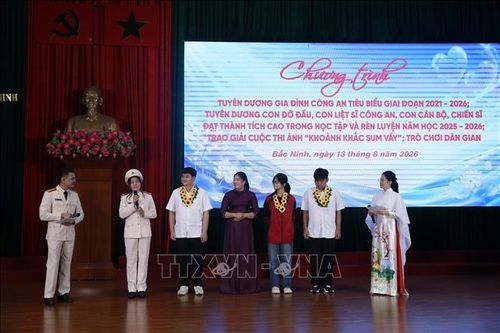 Giao lưu gia đình, con nuôi, con em cán bộ chiến sĩ công an tỉnh Bắc Ninh, đạt thành tích cao.