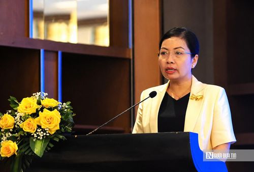Bà Lê Thị Kim Phương, Giám đốc Sở Công Thương Đà Nẵng, trao đổi về định hướng đưa Đà Nẵng trở thành trung tâm trung chuyển hàng hóa quốc tế.