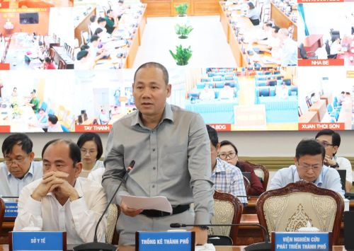 Trưởng Thống kê thành phố Nguyễn Khắc Hoàng.