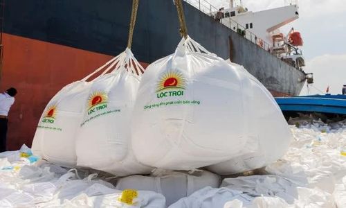 Công ty cổ phần Tập đoàn Lộc Trời vừa bị hủy tư cách công ty đại chúng.