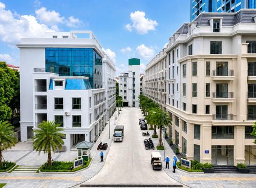 Giá căn hộ trung tâm Hà Nội đã tiệm cận, thậm chí vượt nhiều sản phẩm thấp tầng.