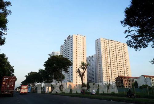 Chung cư trên đường Nguyễn Văn Linh, Quận 7, Thành phố Hồ Chí Minh. Ảnh: Hồng Đạt - TTXVN