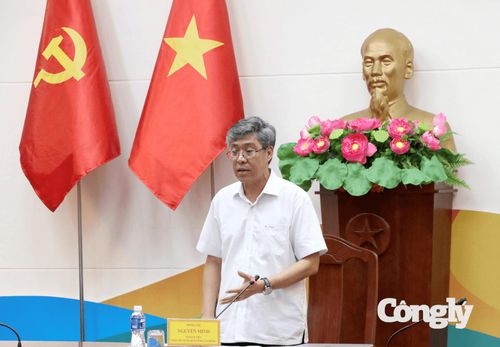 Phó Chủ tịch UBND tỉnh Nguyễn Minh phát biểu chỉ đạo tại buổi làm việc.