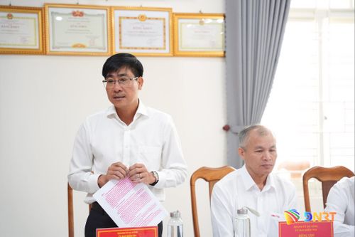 Lãnh đạo Ủy ban Kiểm tra Thành ủy báo cáo tại buổi làm việc. Ảnh: T.CÔNG
