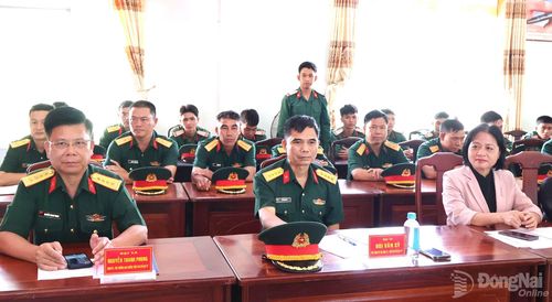 Các đại biểu tham dự buổi làm việc. Ảnh: Nguyệt Hà