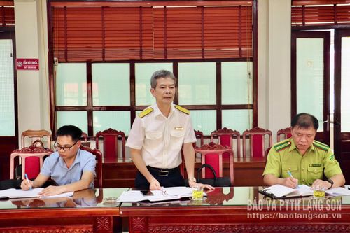 Đại diện Thuế cơ sở 5 phát biểu tại hội nghị