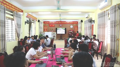Tập huấn bộ khung tiêu chí xây dựng trường học an toàn cho giáo viên trường học tại xã Phong Hải.