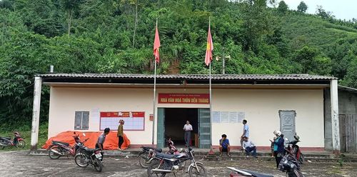 Nhà văn hóa thôn Dền Thàng sau sắp xếp.