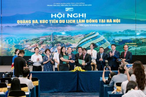 Doanh nghiệp Lâm Đồng và Hà Nội tham gia ký kết hợp tác. Ảnh: Nguyên Vũ