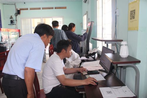 Tổ công nghệ số hỗ trợ người dân