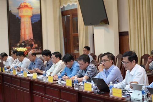 Lãnh đạo các xã, phường khu vực Đông Lâm Đồng dự họp