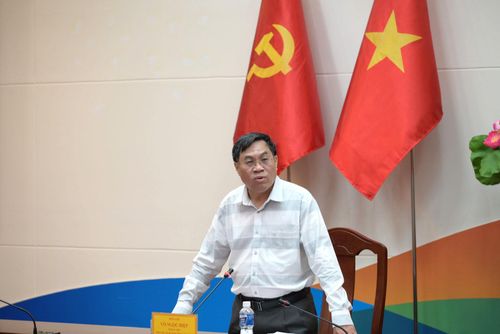 Phó Chủ tịch UBND tỉnh Võ Ngọc Hiệp phát biểu tại cuộc họp