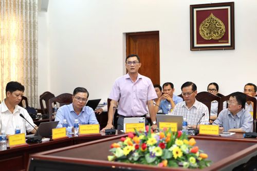 Chủ tịch UBND phường Mũi Né Lê Thanh Sơn báo cáo tại buổi làm việc