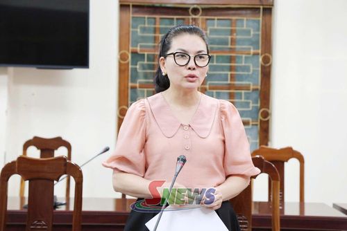 Lãnh đạo xã Mai Sơn báo cáo tiến độ xây dựng dữ liệu cơ sở đất đai trên địa bàn.