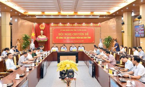 Các đại biểu dự Hội nghị tại điểm cầu UBND tỉnh.