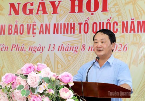 Bí thư Tỉnh ủy Hầu A Lềnh phát biểu tại Ngày hội Toàn dân bảo vệ an ninh Tổ quốc xã Yên Phú.
