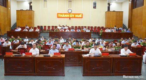 Các đại biểu tham dự hội nghị.