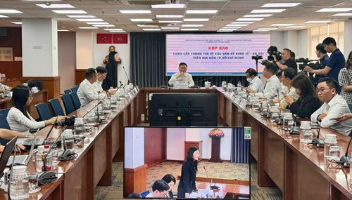 Quang cảnh buổi họp báo
