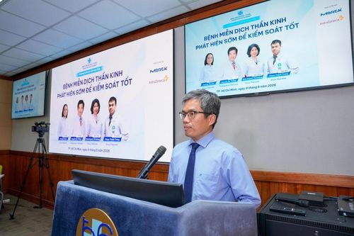 TS BS. Nguyễn Bá Thắng - Trưởng khoa Thần kinh phát biểu khai mạc chương trình. Ảnh: BV ĐHYD