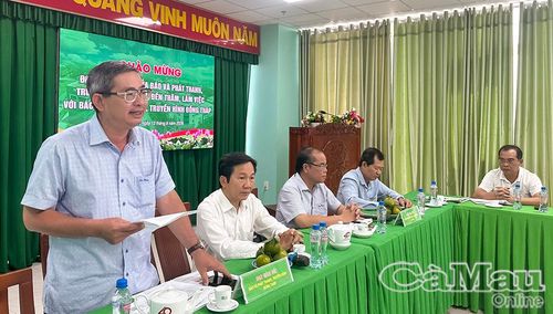 Ông Nguyễn Duy Phúc Huy, Phó Giám đốc Báo và phát thanh, truyền hình Đồng Tháp, chia sẻ về tổ chức, quản trị và vận hành toà soạn hội tụ.
