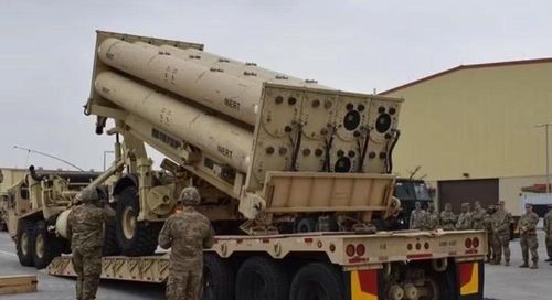 Cách bố trí nhiều tầng cho phép THAAD đảm nhiệm đánh chặn ở độ cao lớn, trong khi Patriot bảo vệ ở tầng thấp hơn.
