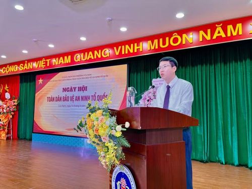 Đồng chí Nguyễn Hoàng Trường, Đại biểu Quốc hội khóa XVI, Thành ủy viên, Bí thư Đảng ủy, Chủ tịch HĐND phường phát biểu chỉ đạo