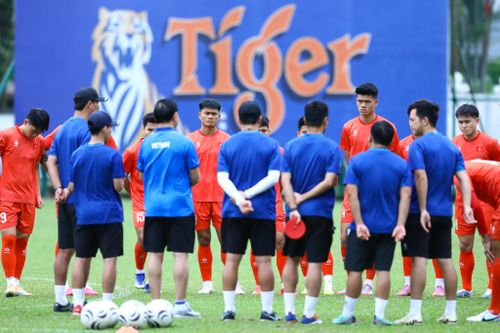  Tuyển Việt Nam tập trên một sân tập nhỏ cách không xa sân vận động thi đấu và khách sạn cư trú. Sân tập này nằm giữa nhiều chung cư, rộng rãi nhưng có tầm nhìn thoáng từ bên ngoài. 