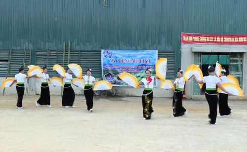 Không khí luyện tập văn nghệ đang diễn ra sôi nổi tại các thôn, bản, sẵn sàng cho những tiết mục đặc sắc chào mừng Tết Độc lập