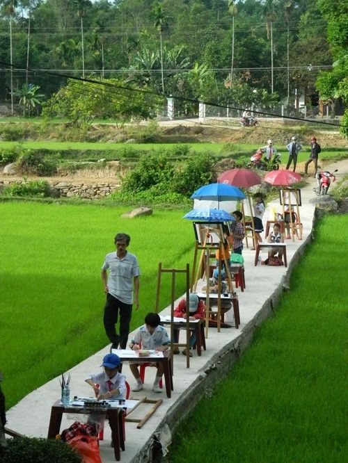 Trong khuôn khổ hội làng sẽ có hội thi mỹ thuật dành cho các bạn thiếu nhi