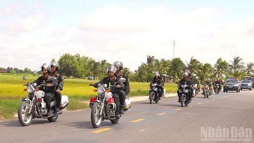 Công an Tây Ninh ra quân bảo đảm an ninh, trật tự, phòng, chống tội phạm. (Ảnh: THANH PHONG)