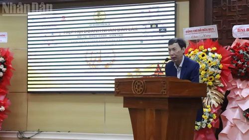 Các diễn giả trao đổi tại Diễn đàn Doanh nhân Đắk Lắk 2026 với chủ đề “Kết nối nguồn lực-Kiến tạo giá trị”. (Ảnh: NGUYỄN CÔNG LÝ)