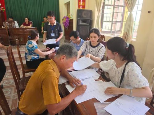 Trong đó, chi phí GPMB của dự án này là hơn 108 tỷ đồng. (Hình ảnh chi trả tiền bồi thường, hỗ trợ GPMB cho các hộ gia đình có đất nằm trong Dự án xây dựng hạ tầng kỹ thuật khu đấu giá quyền sử dụng đất ở xã Hồng Vân (đợt 1).