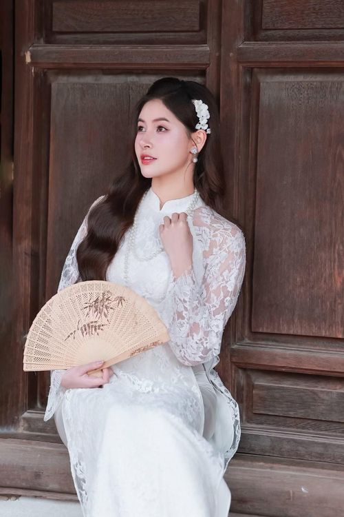 Bên cạnh quá trình chuẩn bị cho Miss Earth, Thu Uyên tiếp tục công việc hiện tại và chia sẻ trên mạng xã hội một số kiến thức về chăm sóc sức khỏe, sắc đẹp, thói quen sống.