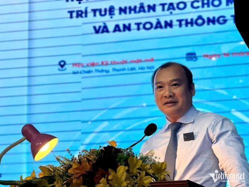 PGS.TS. Lê Hải Bình, Ủy viên Trung ương Đảng, Phó Giám đốc Thường trực Học viện Chính trị Quốc gia Hồ Chí Minh cho rằng cần tiếp cận những vấn đề AI đặt ra không chỉ từ góc độ công nghệ. Ảnh: Du Lam