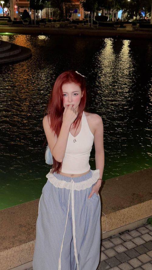 Ca sĩ Liz Kim Cương xinh xắn, ngọt ngào.