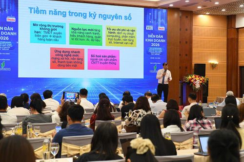 Quang cảnh Diễn đàn,