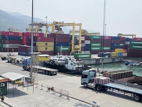 Ba không gian kết nối Bắc - Nam, Đông - Tây và từ lục địa ra biển tạo nên lợi thế đặc thù của Đà Nẵng