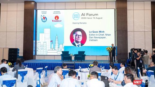 Ông Lê Quốc Minh nhấn mạnh con người phải luôn làm chủ công nghệ và AI trong hoạt động báo chí.