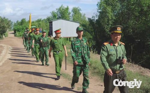 Phối hợp tuần tra, kiểm soát bảo đảm an ninh, trật tự trên các tuyến, địa bàn trọng điểm.