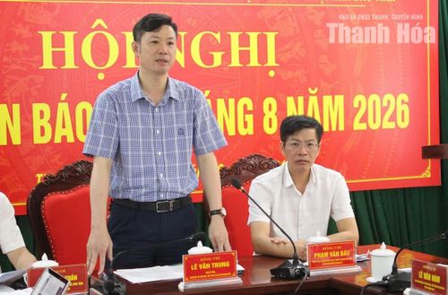 Giám đốc Sở Văn hóa, Thể thao và Du lịch Lê Văn Trung phát biểu định hướng và kết luận hội nghị.