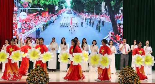Tiết mục văn nghệ tại chương trình.