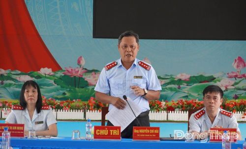 Đồng chí Nguyễn Chí Hải, Phó Chánh Thanh tra tỉnh Đồng Tháp, phát biểu tại buổi tiếp xúc.