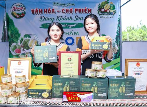 Sản phẩm OCOP từ sầu riêng của doanh nghiệp ở xã Đông Khánh Sơn.