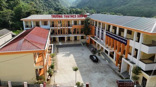 Trường Tiểu học và Trung học cơ sở Suối Bu được đầu tư đồng bộ cơ sở vật chất, phòng học và phòng chức năng.