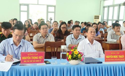 Đại biểu tham dự buổi công bố Quy hoạch chung xã Hàm Thuận đến năm 2050