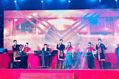 Tiết mục biểu diễn của sinh viên Khoa Văn hóa nghệ thuật và Du lịch, Trường Cao đẳng Sơn La.